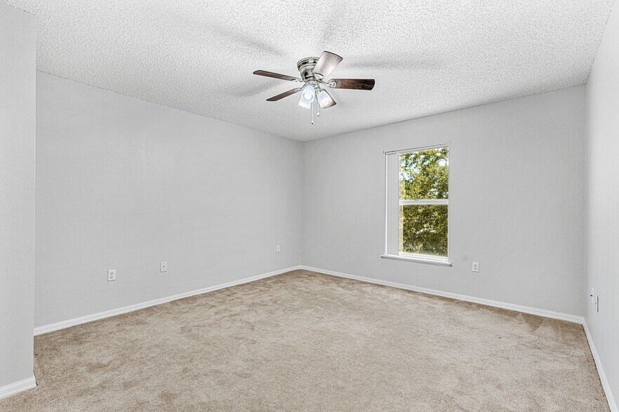 Building Photo - 2223 Dryden Ct