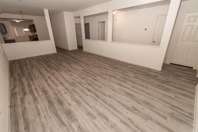 Building Photo - 5731 Post Oak Manor Dr