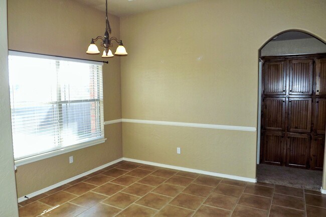 Building Photo - Available for move in on July 10th.