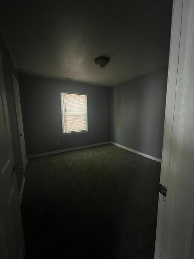 Building Photo - 948 N Glendale St