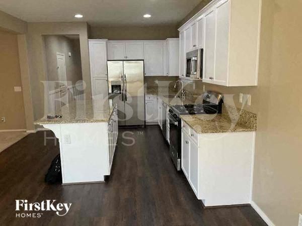 Building Photo - 5858 Amber Mesa St