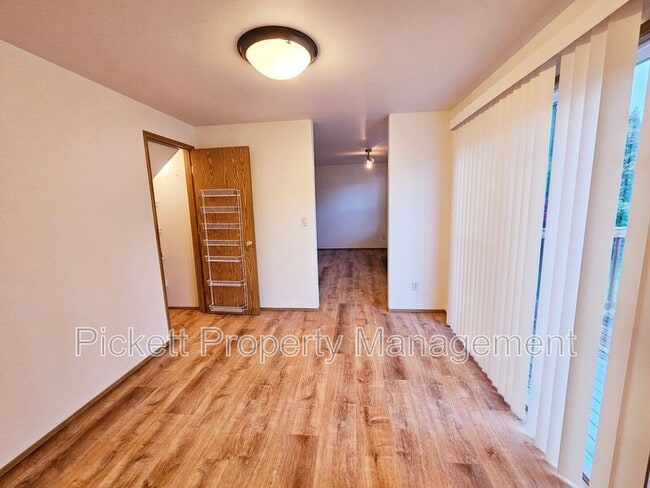 Building Photo - 1181 Landover Pl