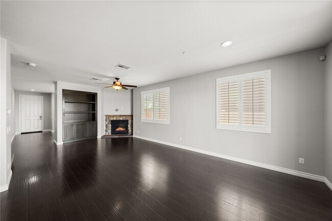 Building Photo - 37749 Fiesta Flower St