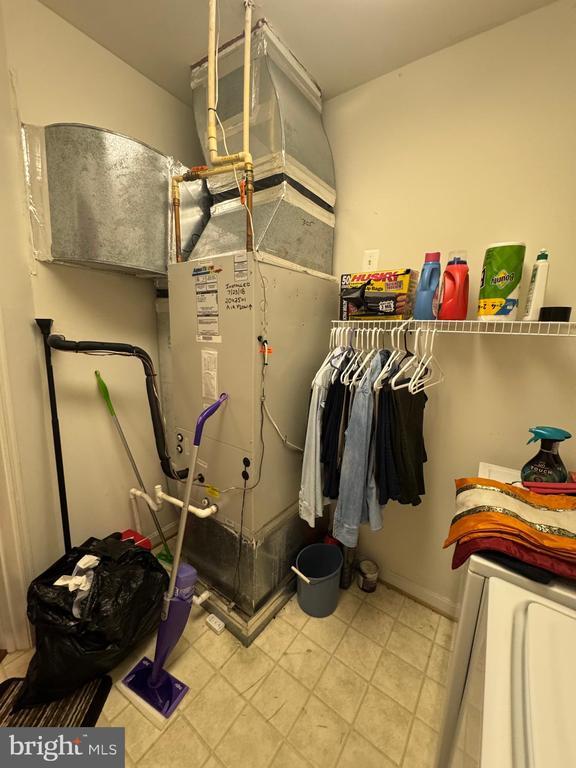 Building Photo - 2604 Chapel Lake Dr