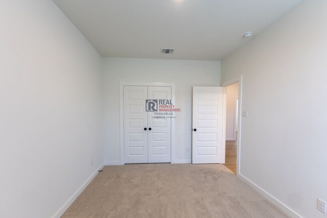 Building Photo - Beautiful 4 Bedroom Home with Covered Patio & Hill Country Views
