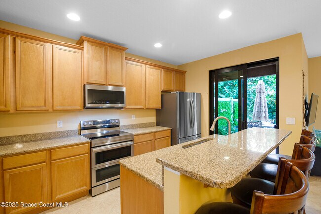 Building Photo - 746 Ventura Dr