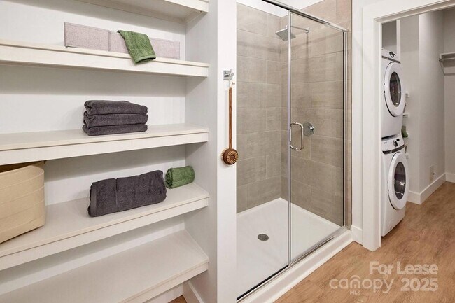 Building Photo - 9132 Senator Royall Dr