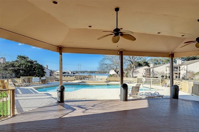 Building Photo - 112 Harbour Town Dr