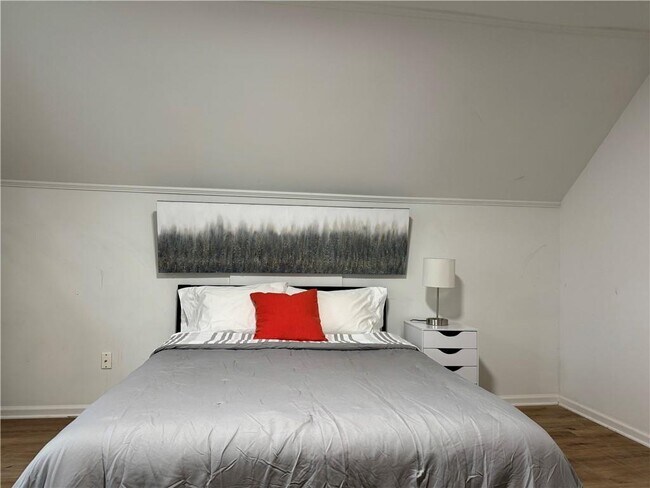 Building Photo - 1140 Goodwin Pl NE