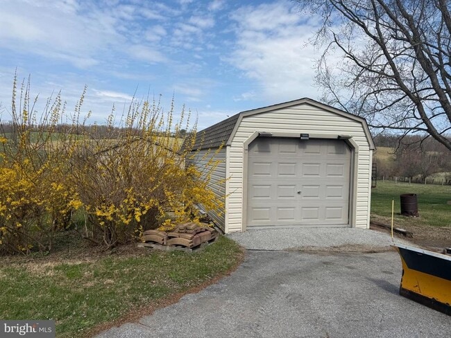 Building Photo - 190 Bachmans Valley Rd