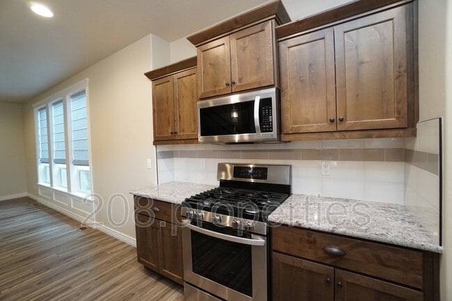 Building Photo - 38 E Ranch Dr