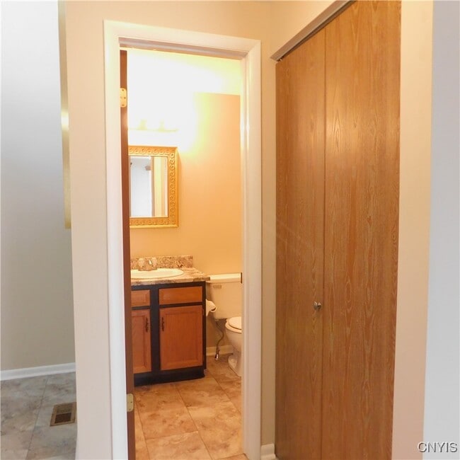 Building Photo - 8525 Sextant Dr