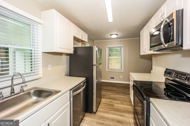 Building Photo - 5348 The Savoy