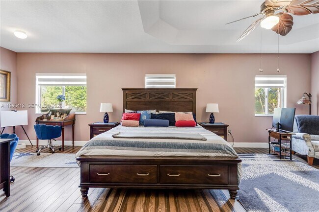 Building Photo - 2126 NE 38th Rd