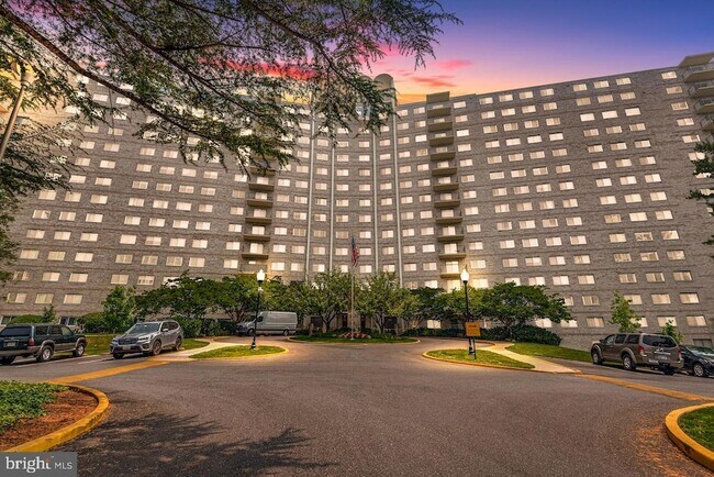 Building Photo - 1111 University Blvd W