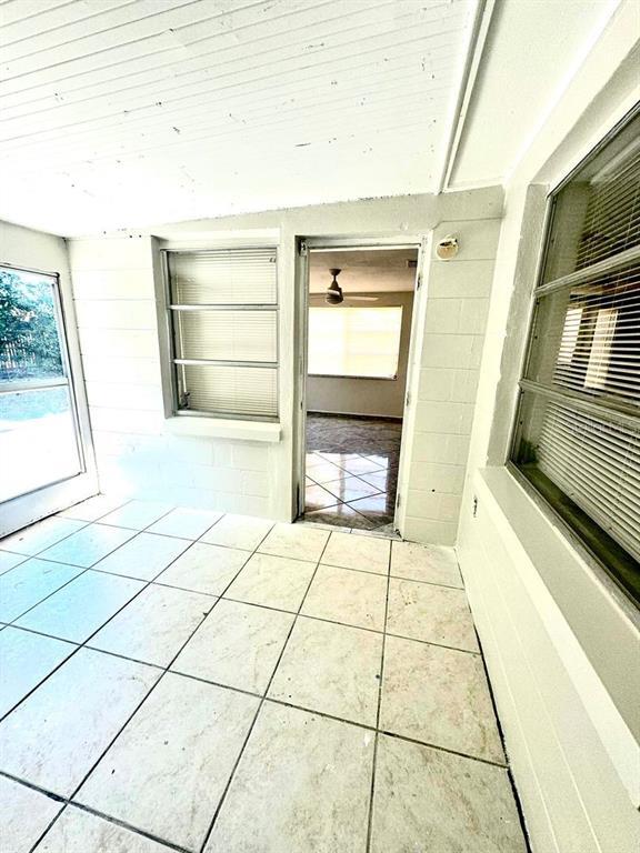 Building Photo - 1019 Pert Ln