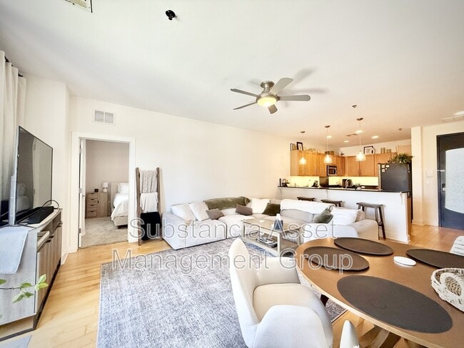 Building Photo - 444 N Central Ave