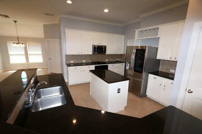 Building Photo - 28238 Daystrom Ln