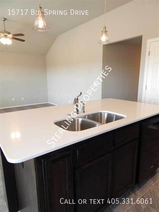 Building Photo - 15717 Big Spring Dr