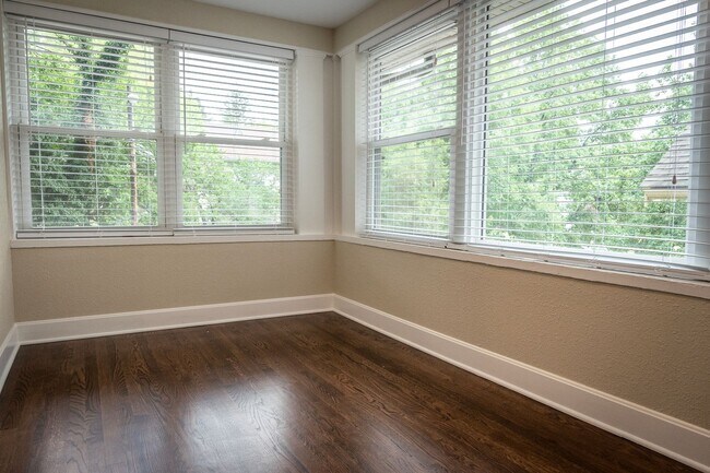 Building Photo - 49SW1109