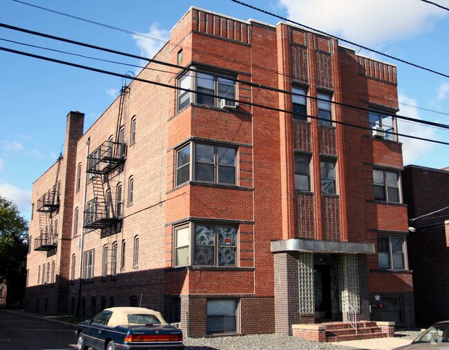 Building Photo - 82 Chestnut