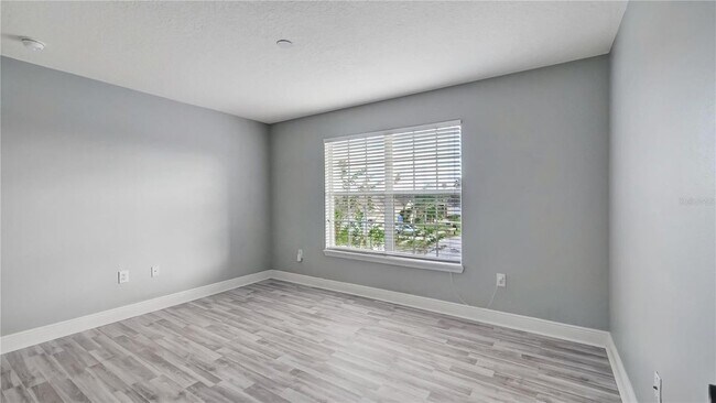 Building Photo - 3833 Siskin Dr