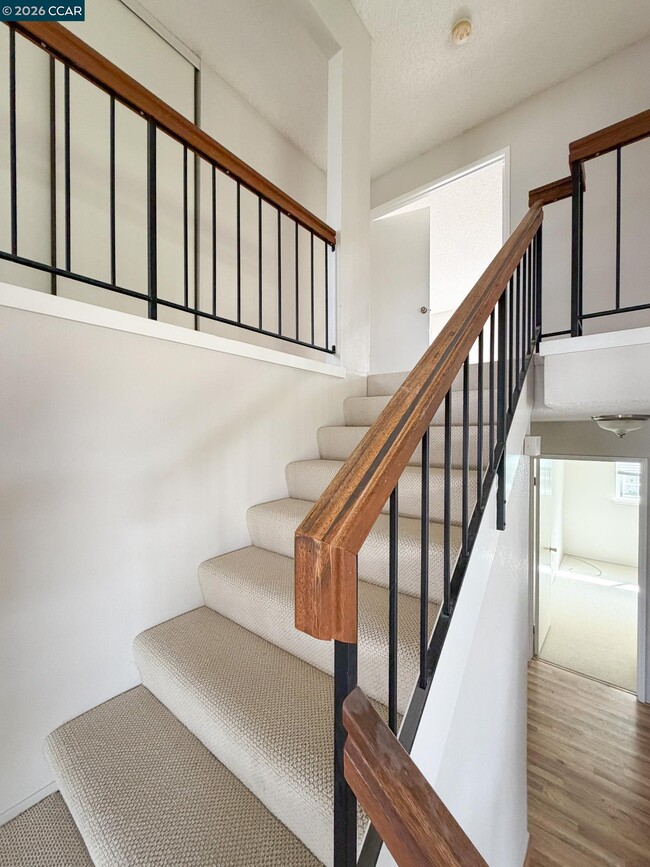 Building Photo - 118 Meadowlark Way