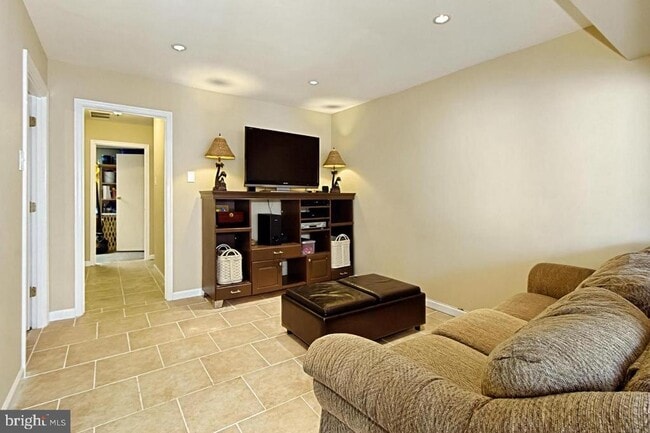 Building Photo - 12728 Rolling Brook Dr