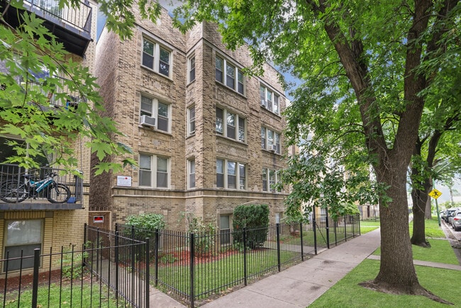 Building Photo - 5020 N Harding Ave
