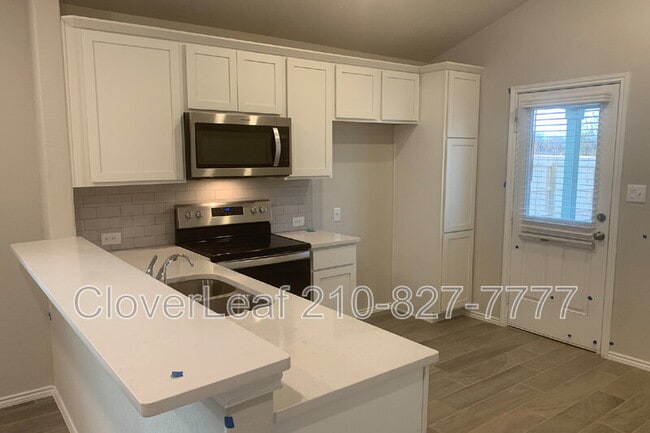 Building Photo - 2172 Darst Dr