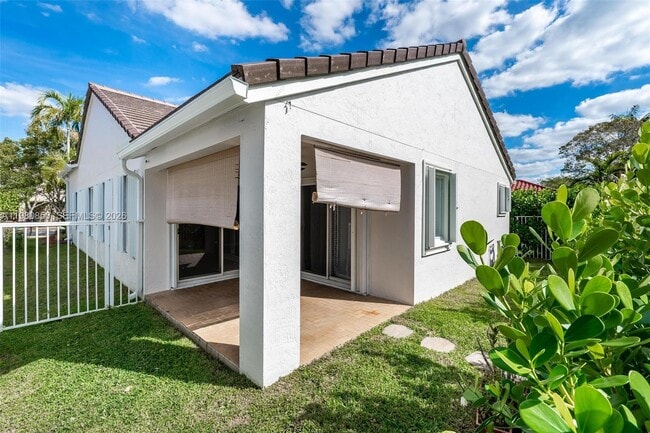 Building Photo - 1046 Golden Cane Dr