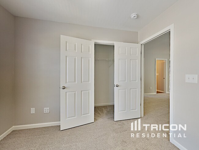 Building Photo - 193 Altondale Dr
