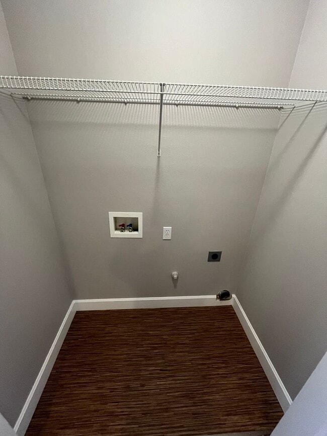 Building Photo - Beautiful and Spacious 4 Bed/2.5 Bath Home in NW Bend