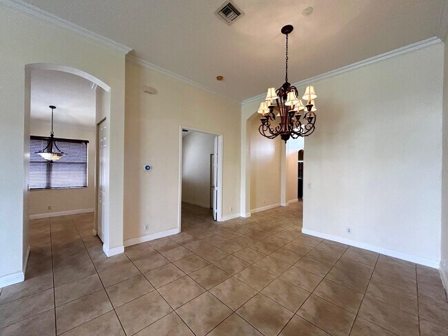 Building Photo - 7458 Via Luria