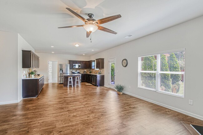 Building Photo - 4639 Southwind Rd