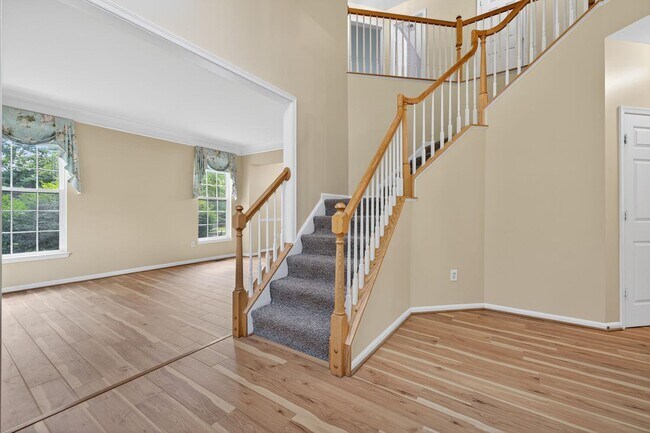 Building Photo - 12031 Arista Manor Way