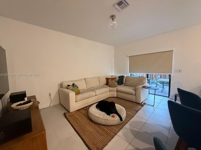 Building Photo - 20848 NE 7th Ct