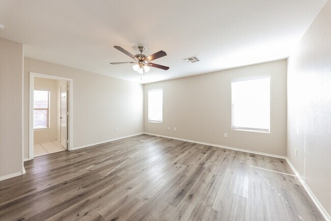 Building Photo - 8211 W Mission Ln