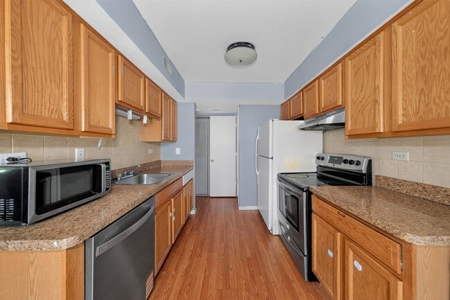Building Photo - 614 Bryn Mawr Ct