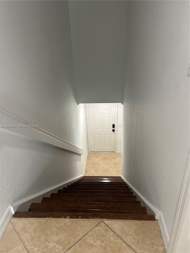 Building Photo - 1000 Palm Trail