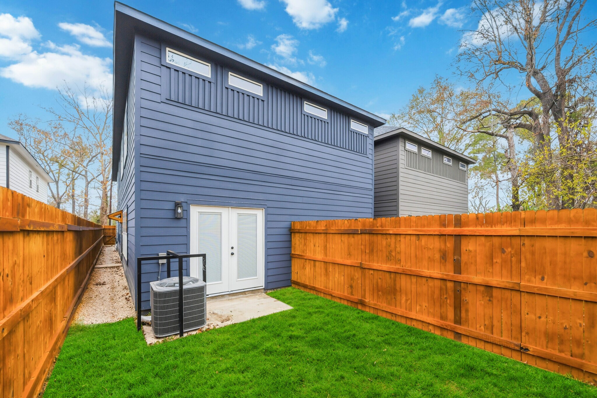 Building Photo - 9316 Sundown Dr