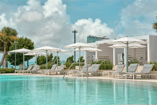 Building Photo - 300 Biscayne Blvd