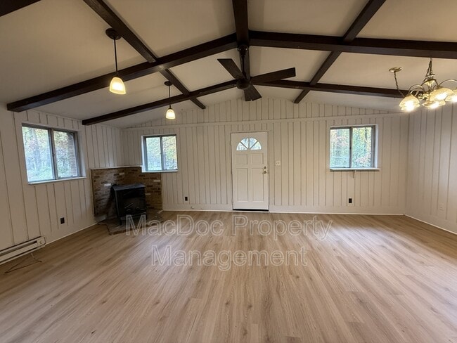 Building Photo - 900 Lakeview Pkwy