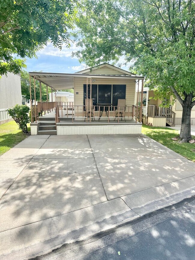 Building Photo - 1150 W Red Hills Pkwy