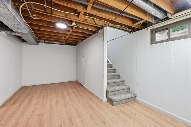 Building Photo - 1315 Oswego St