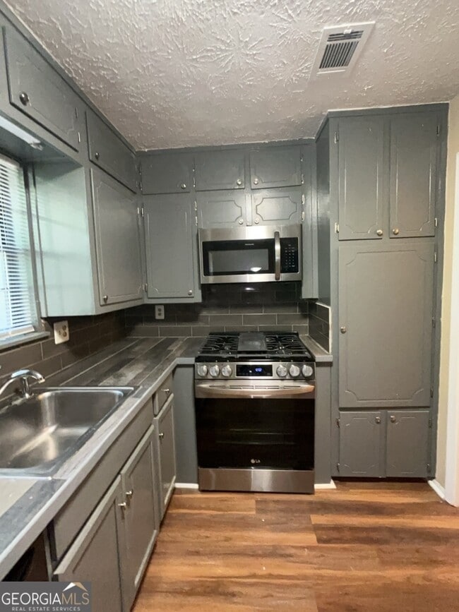 Building Photo - 5089 Victor Trail NW