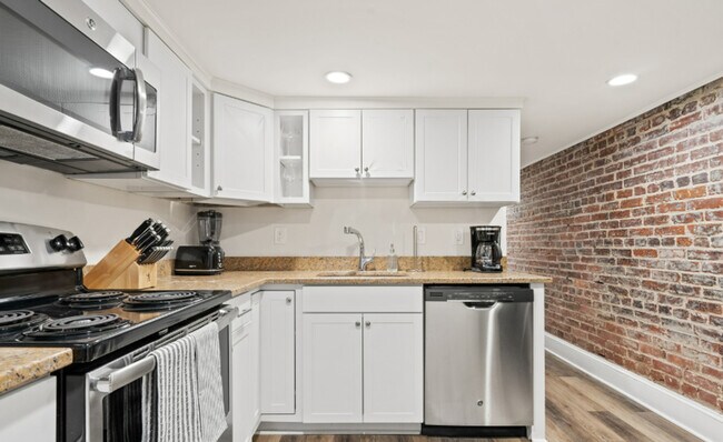 Building Photo - 2126 O St NW