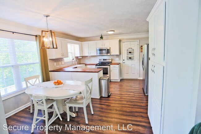 Building Photo - 3 br, 2.5 bath House - 636 Winding Bluff Way