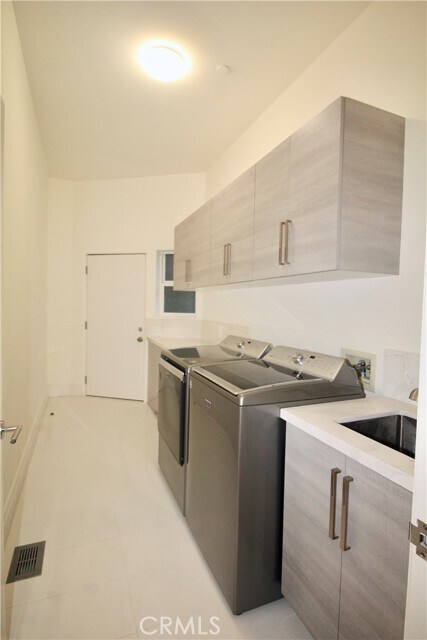 Building Photo - 3964 Sumac Dr