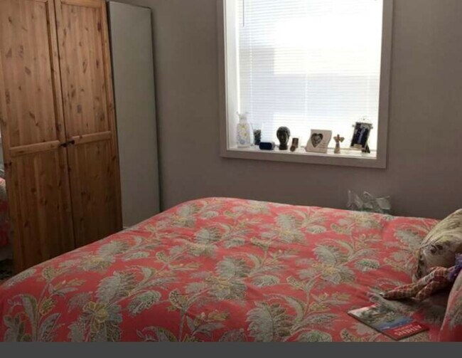 Building Photo - 3010 W Addison St